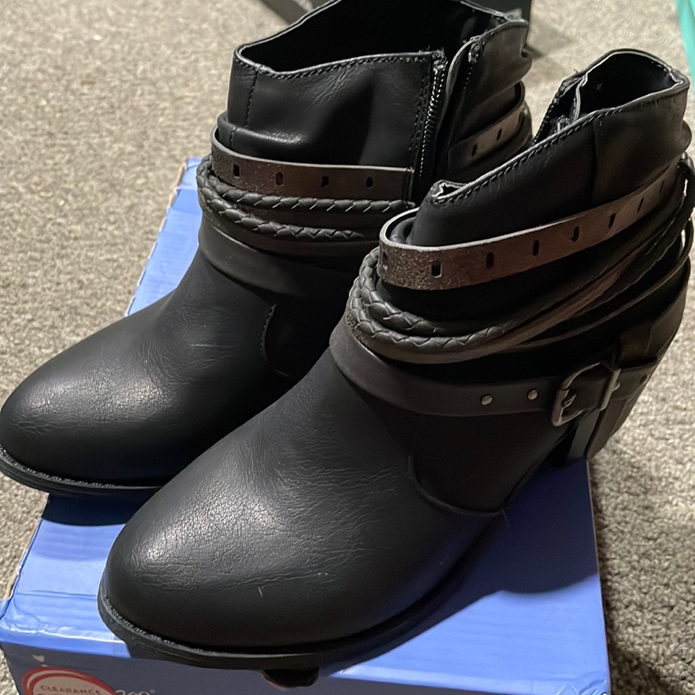 Ankle cowboy boot